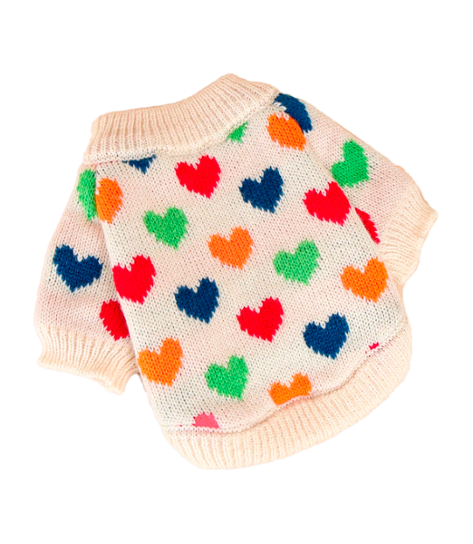 Suéter beige con corazones
